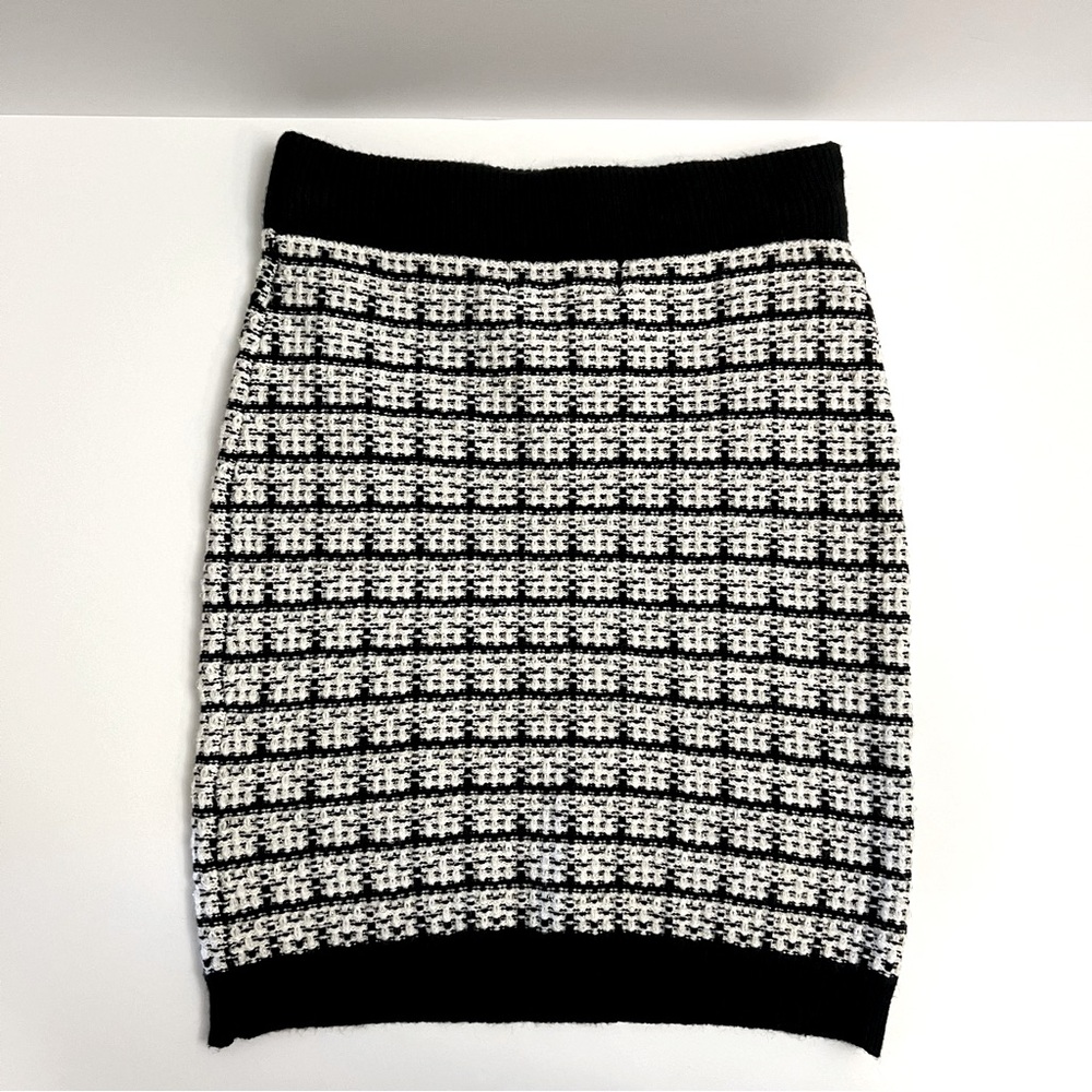NWT AKIRA Tweed Mini Skirt with Gold Buttons - Picture 2 of 10